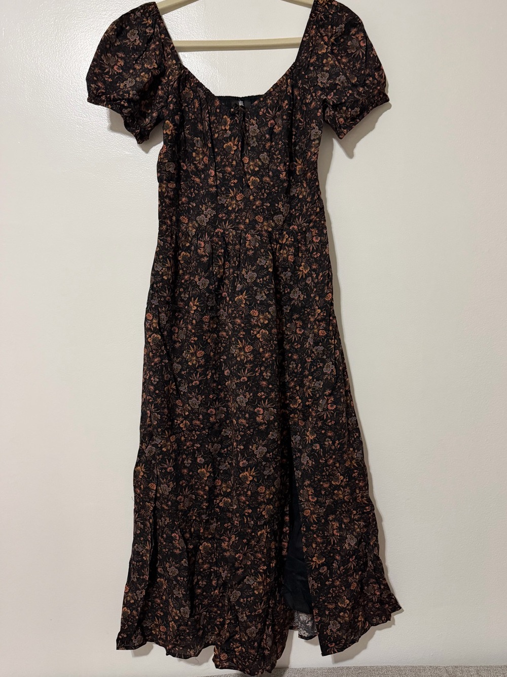 PAIGE Black Floral Puff-Sleeve Midi Dress - Picture 7 of 8